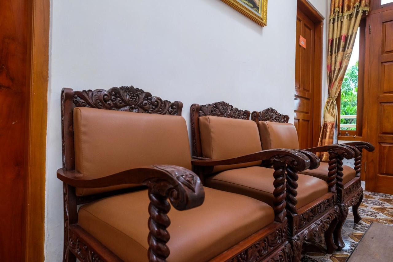 Reddoorz Syariah @ Griya Thamrin Manahan Solo 외부 사진