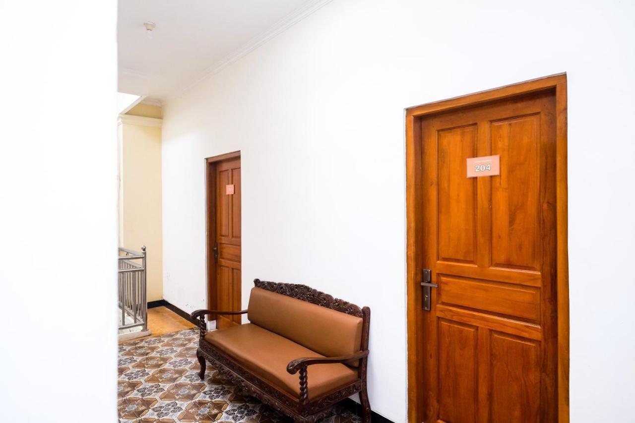 Reddoorz Syariah @ Griya Thamrin Manahan Solo 외부 사진